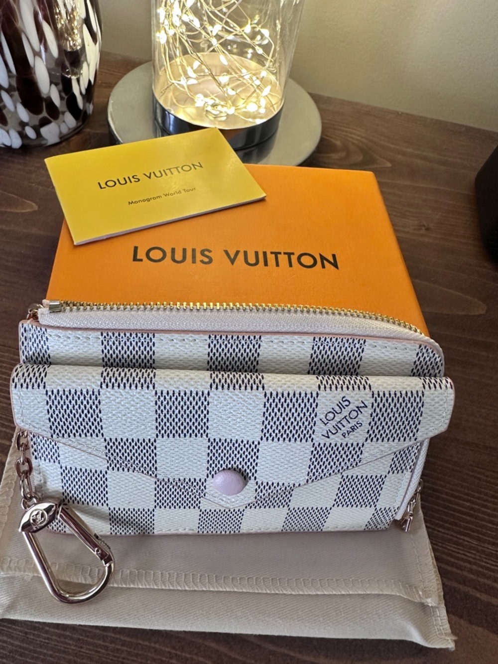 NIB- Louis Vuitton Damier Azur Key Ring Wallet - Picture 8 of 15